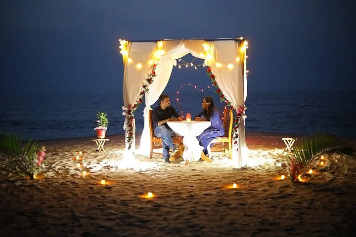 Private candlelight dinner in Dubai for honeymoon couples