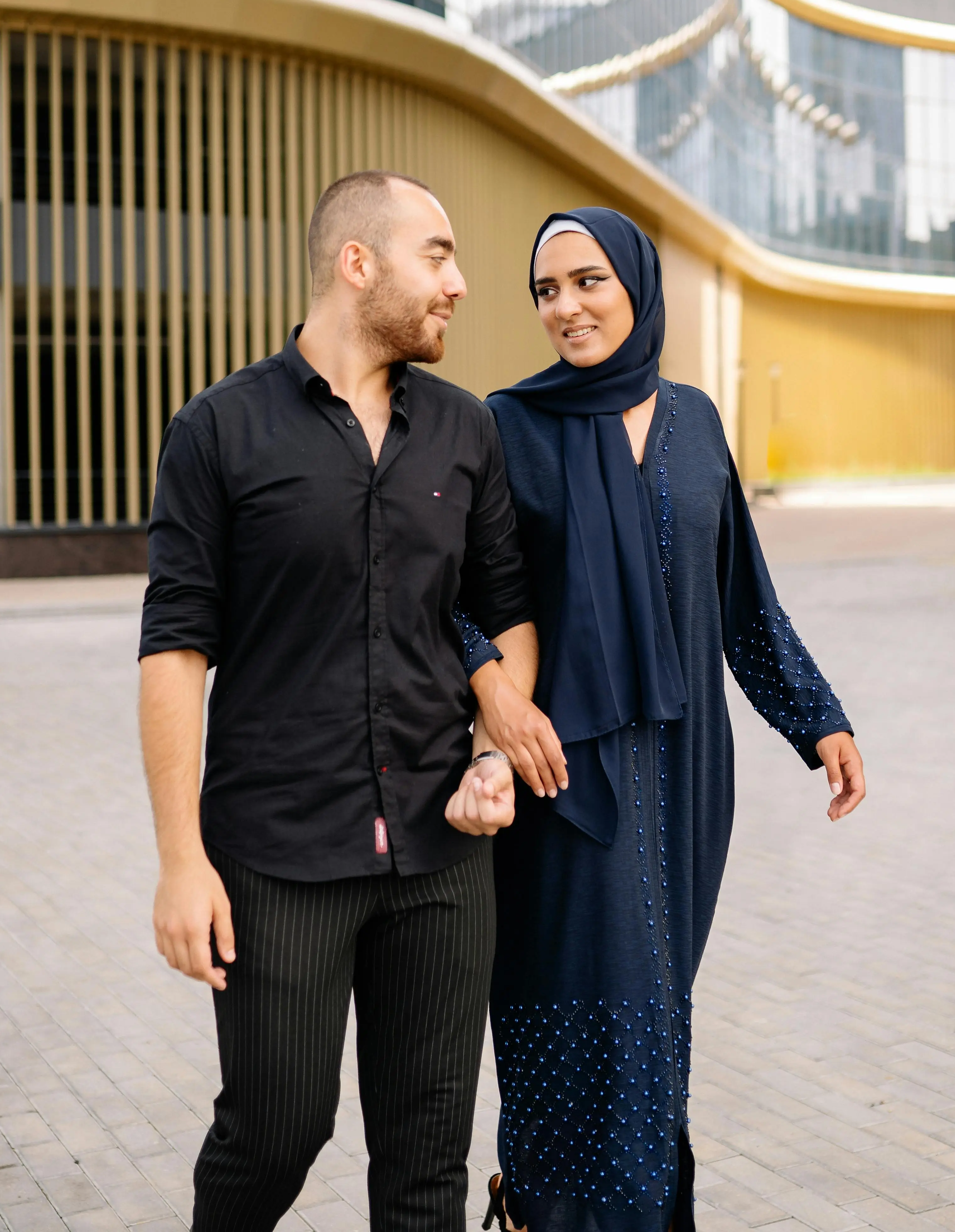 Couple enjoying the best Dubai honeymoon package from India with luxury experiences